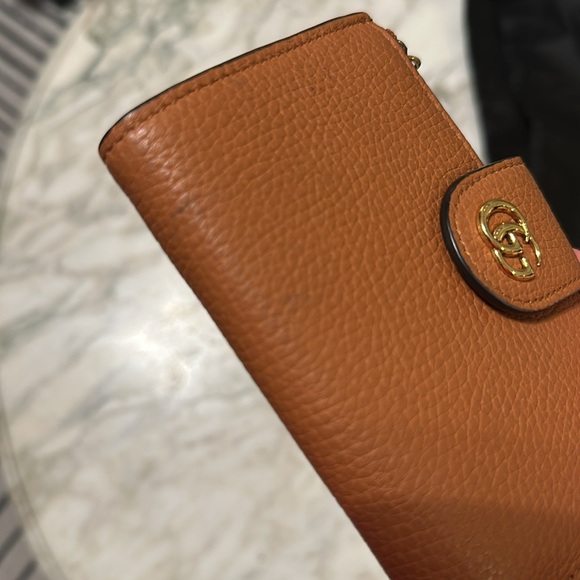 Gucci Medium Double G Leather Wallet - Picture 14 of 16